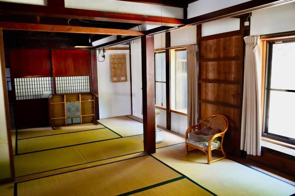 사도 佐渡島に残る築130年の伝統的な古民家｜東夢 빌라 외부 사진